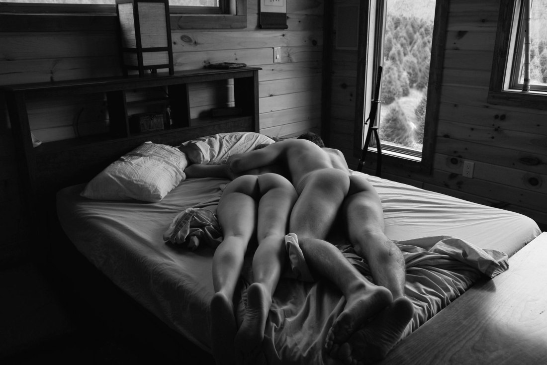 Little Caprice голая в постели