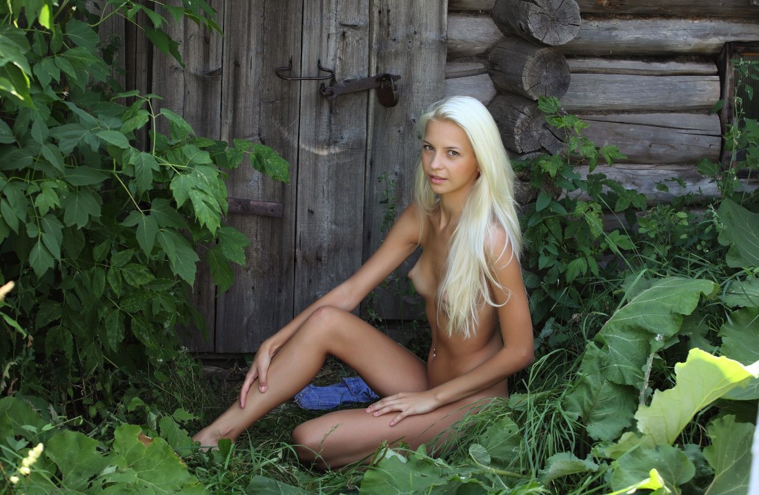 Деревенские девушки из соцсетей ню