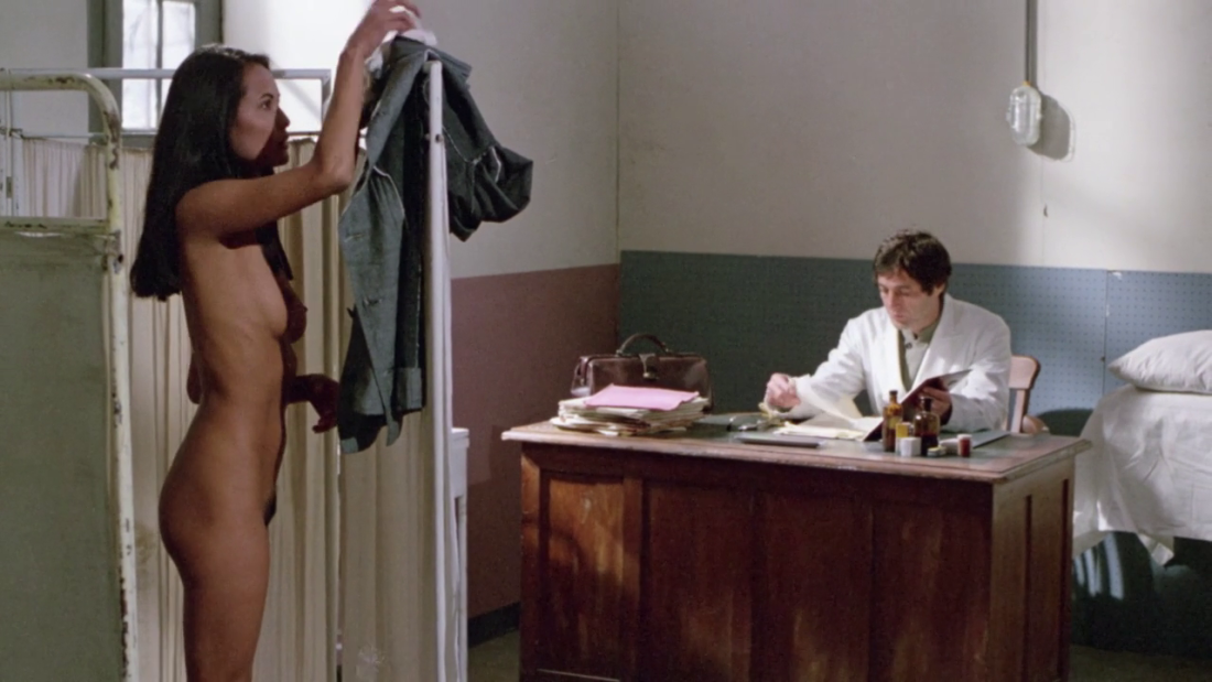 Valentina Nappi надзирательница в тюрьме