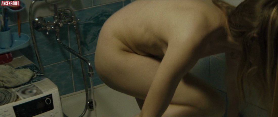 Голая Алина без трусов