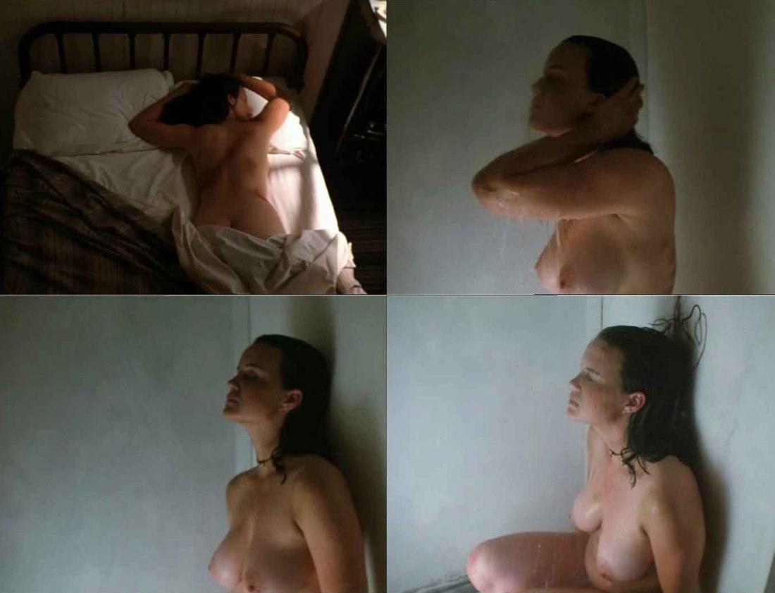 Carla Gugino грудь