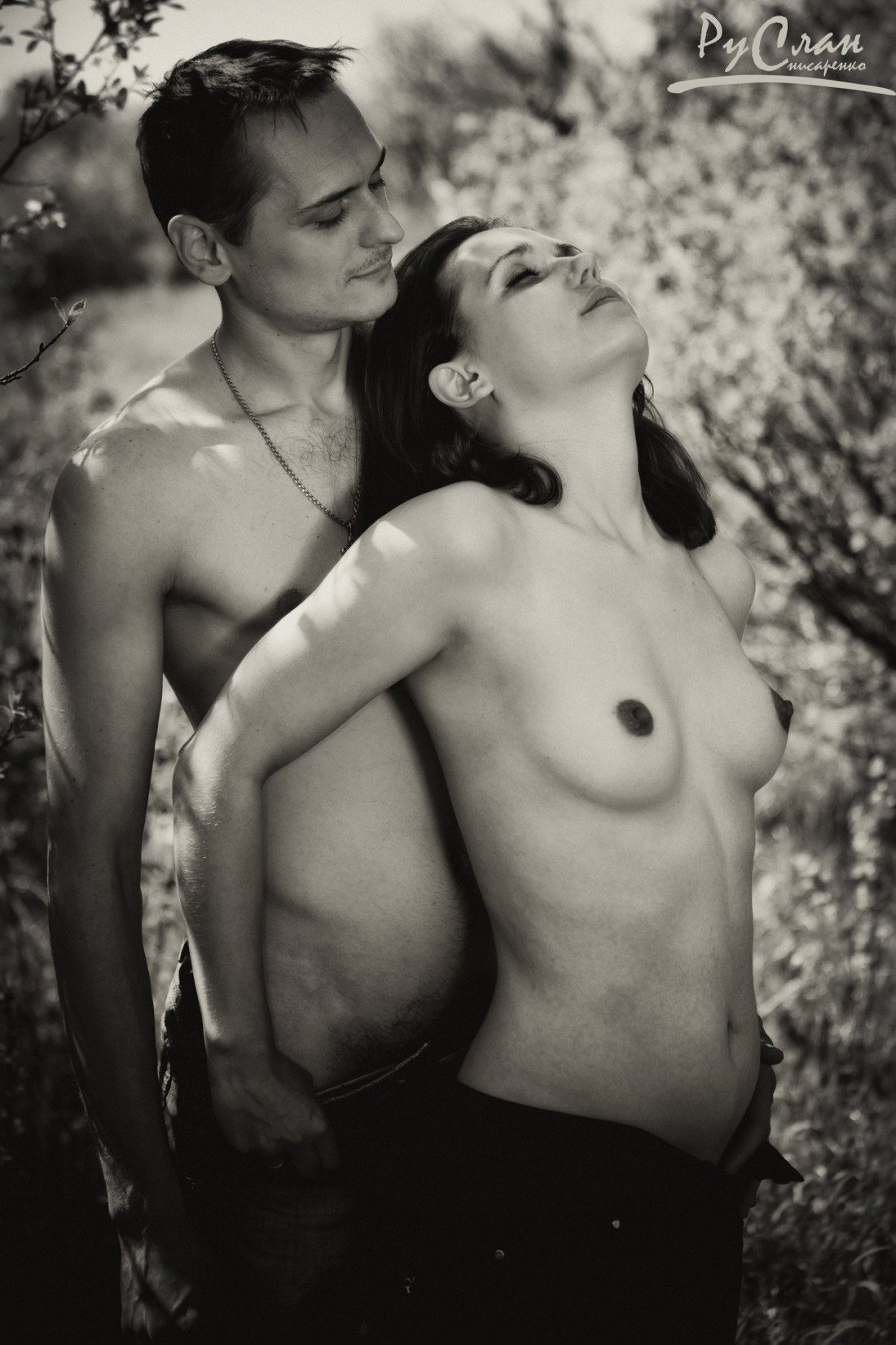 Молодые пары в стиле ню