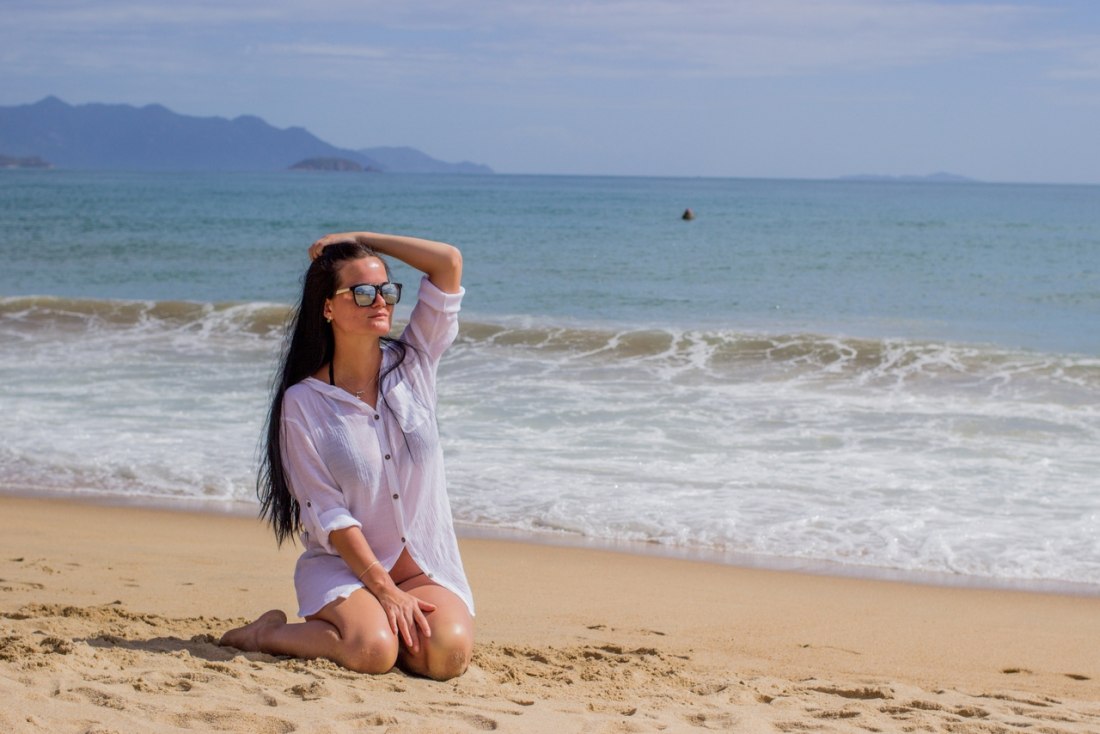 Будуарная фотосессия с вином