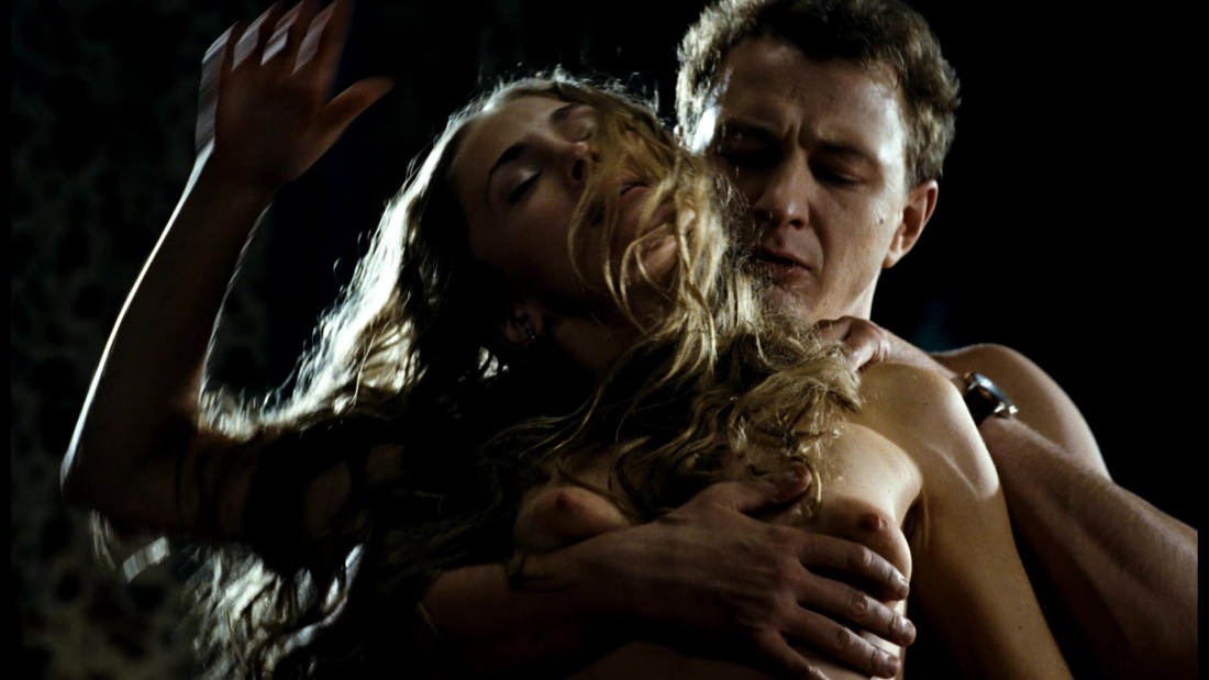 Анна Казючиц в фильме Юленька