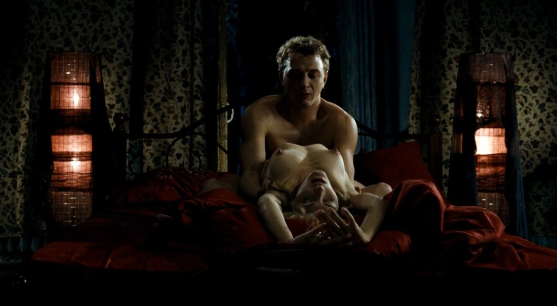 Анна Казючиц ню в фильмах