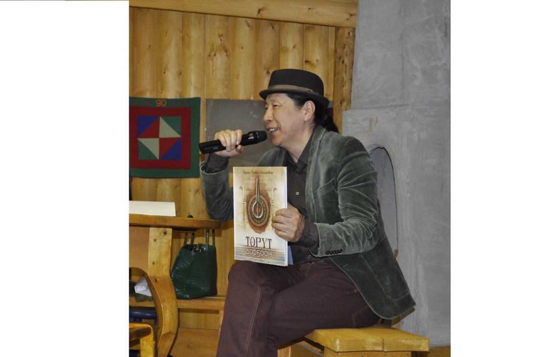 Молодожены на кровати