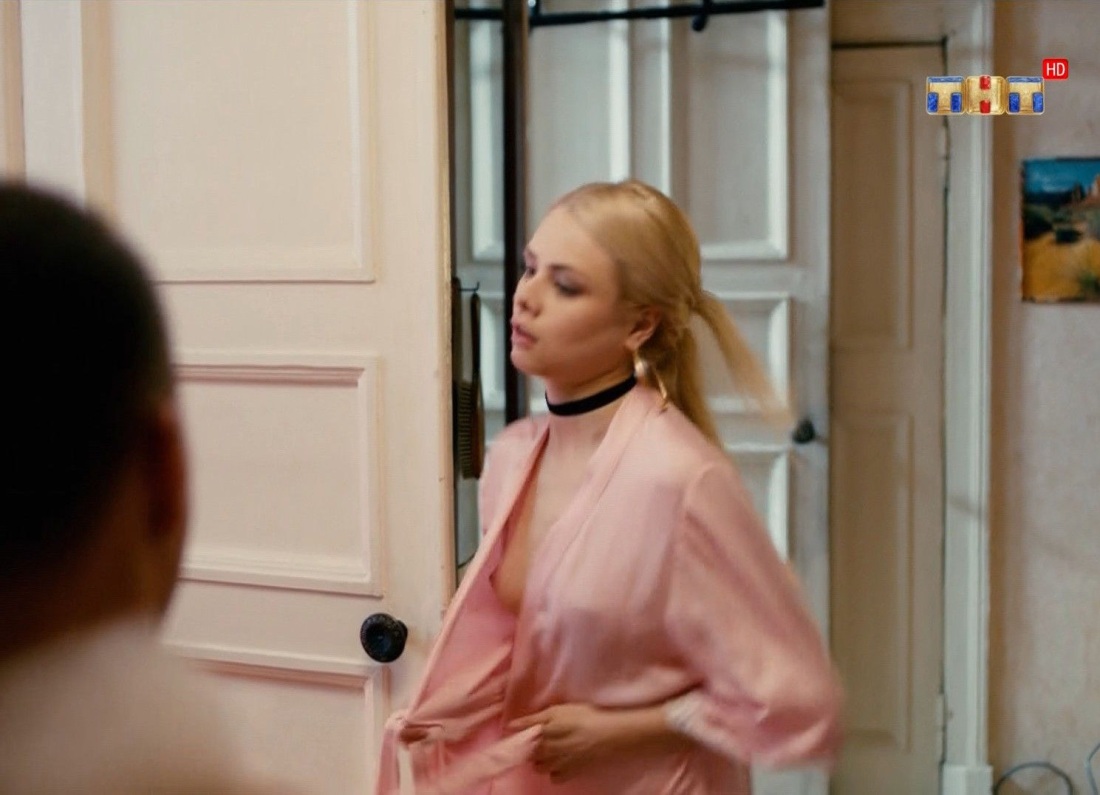 Полина Гренц ноги физрук