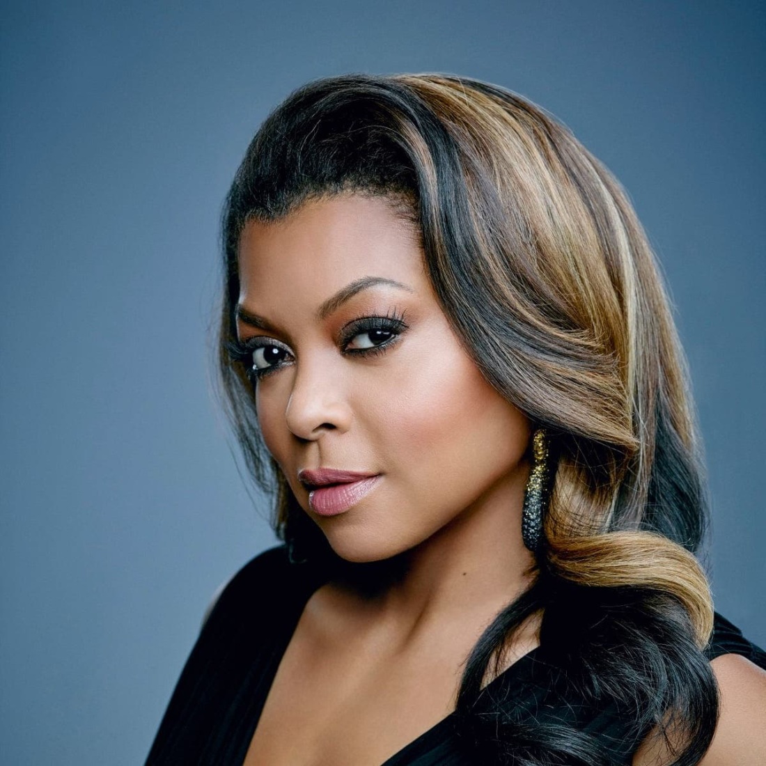 Манделл Мофан feet