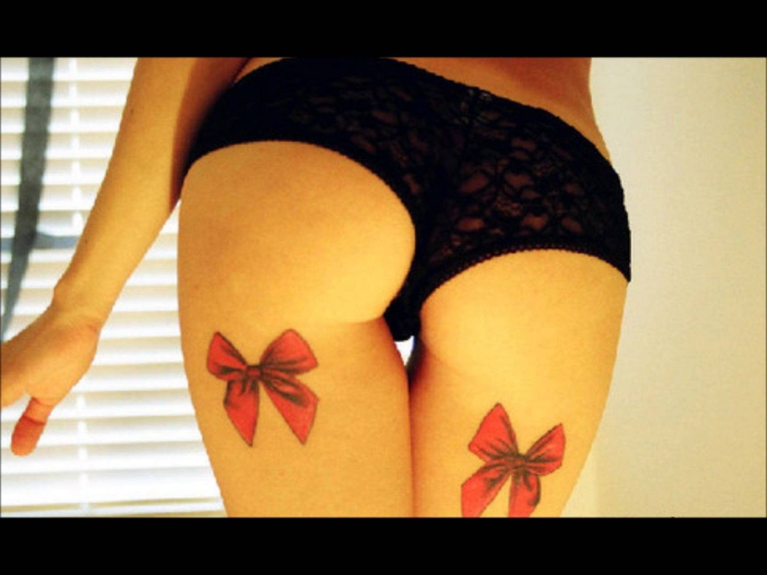 Бантики на ягодицах