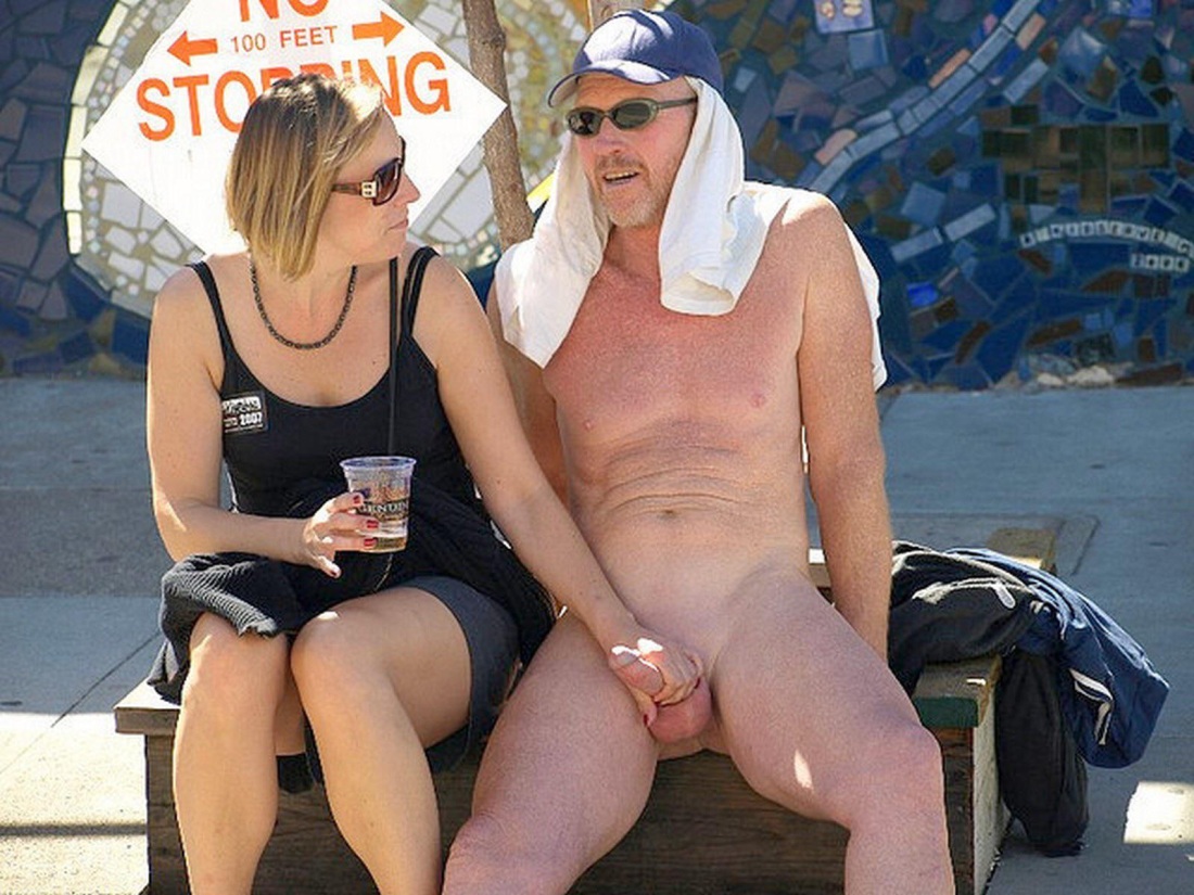 Мужские члены на публике