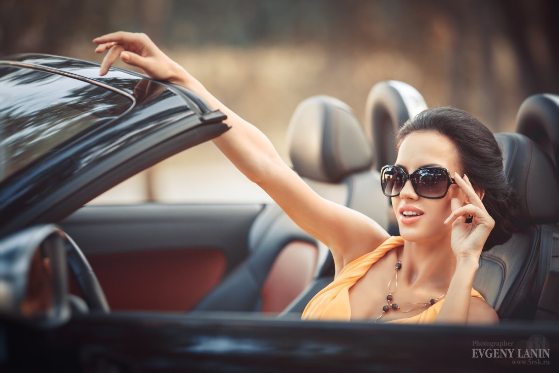 Алина Ланина танцует стриптиз в сериале САШАТАНЯ