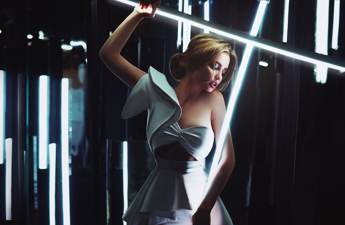 Голая Алина Ланина поздние цветы