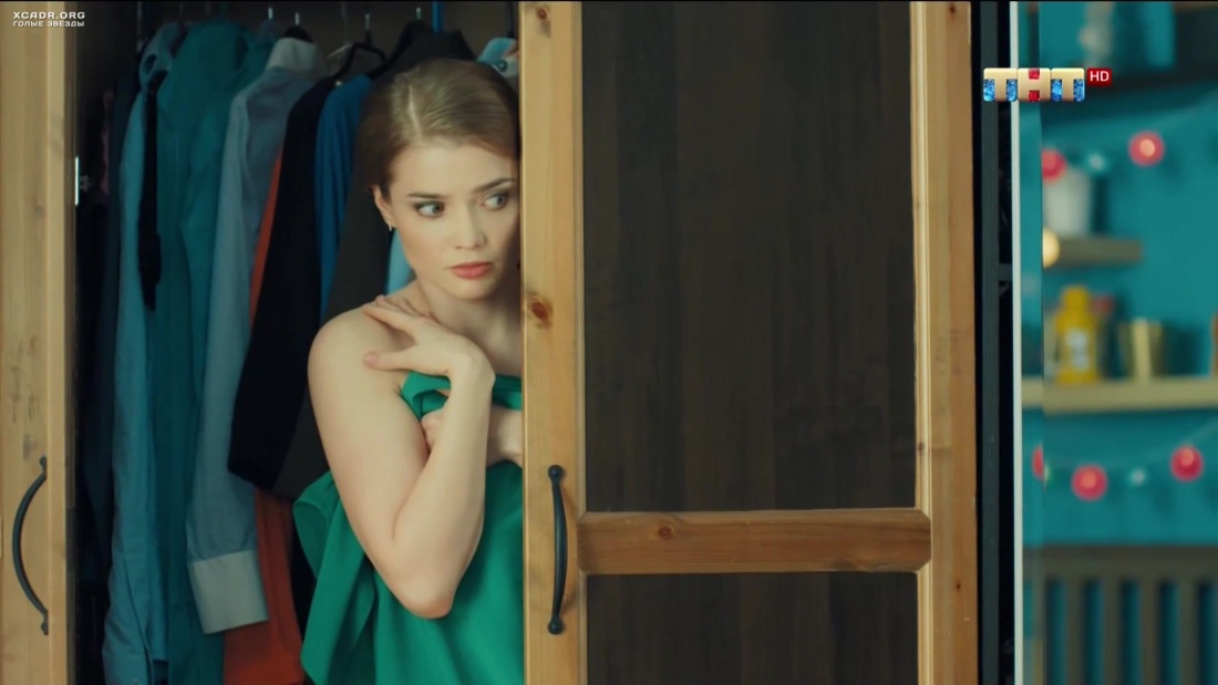 Женщина в кабриолете