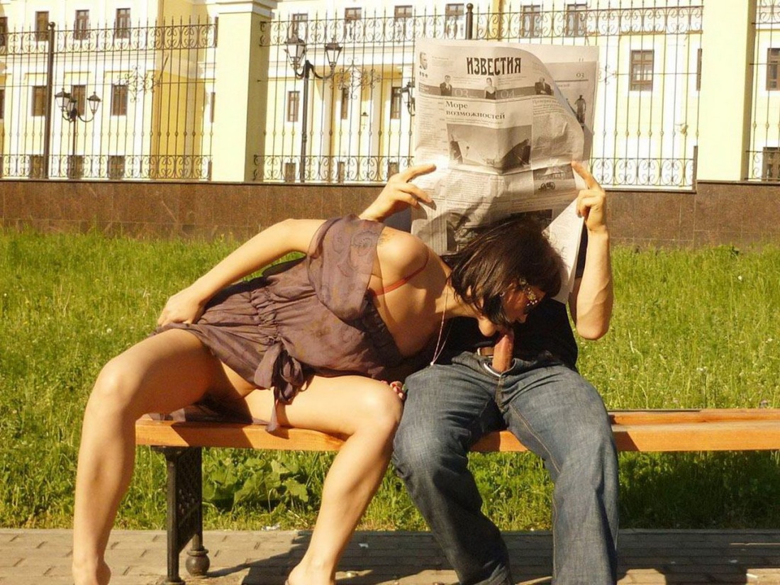 Зрелая кунилингус в юбке