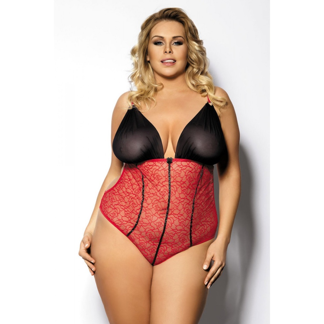 Модель плюс-сайз Эшли Грэм