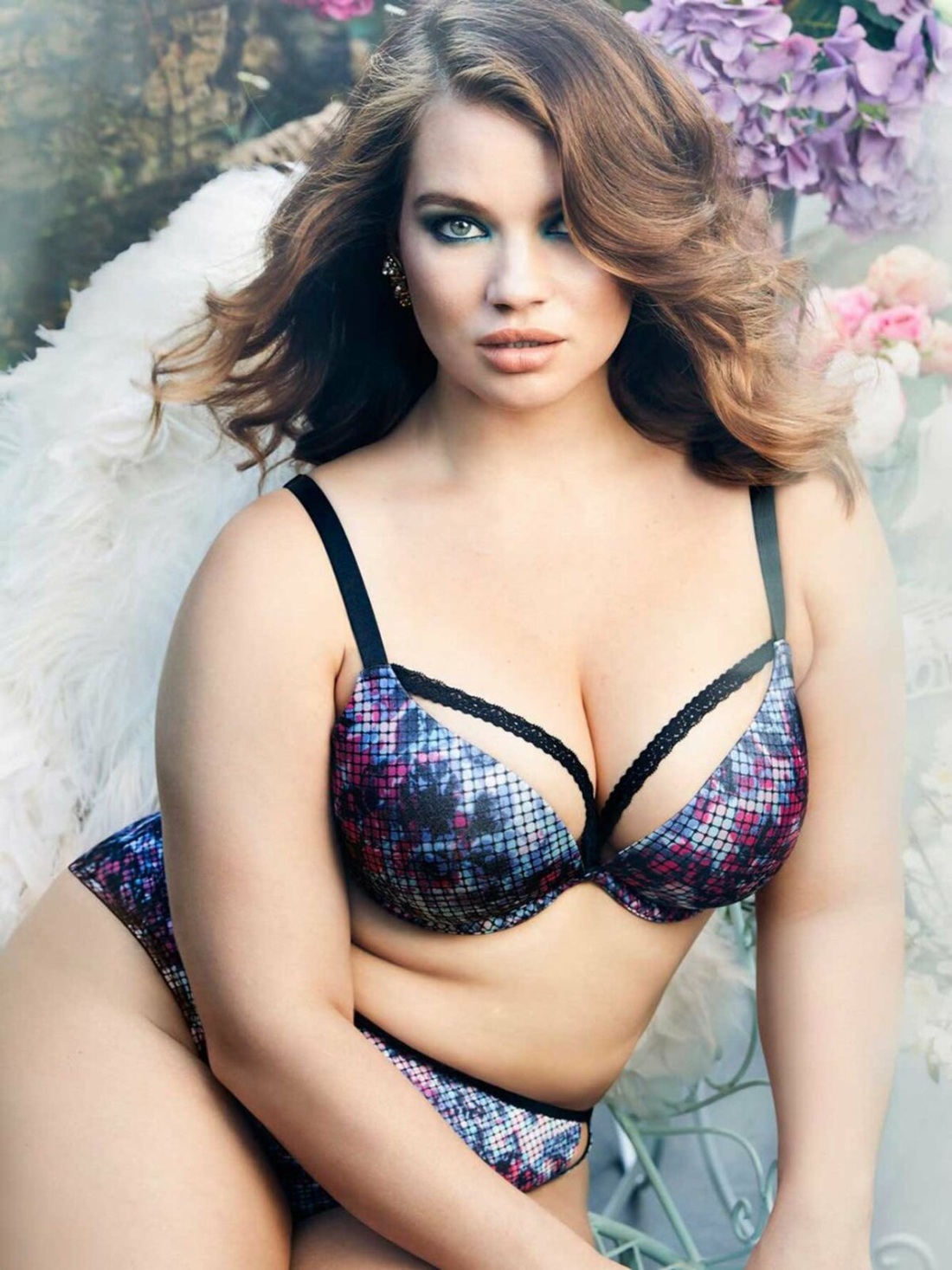 Тара Линн — пышная фотомодель