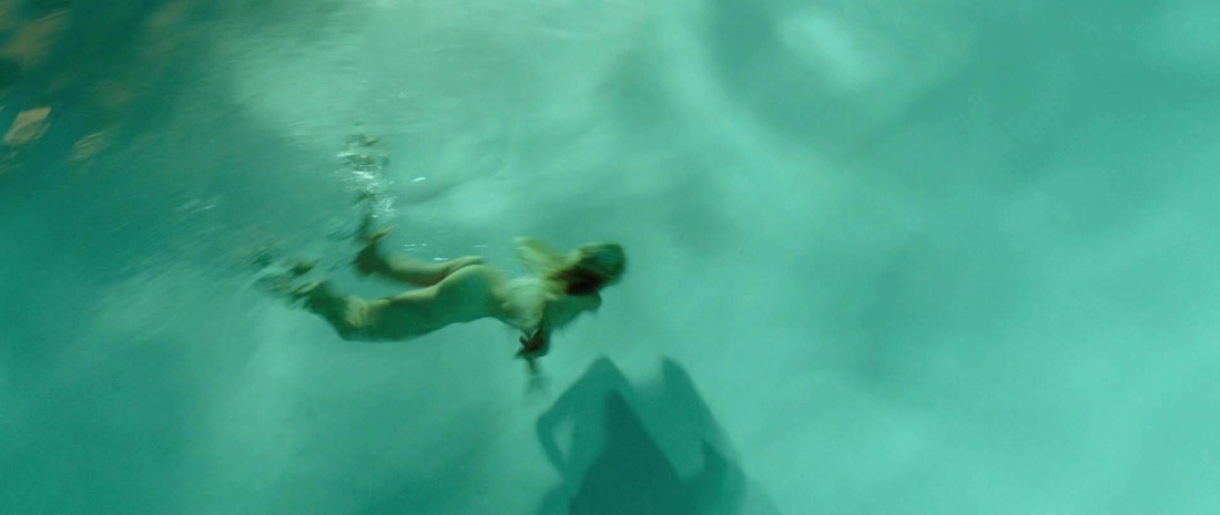 Изабель Юппер пианистка ню