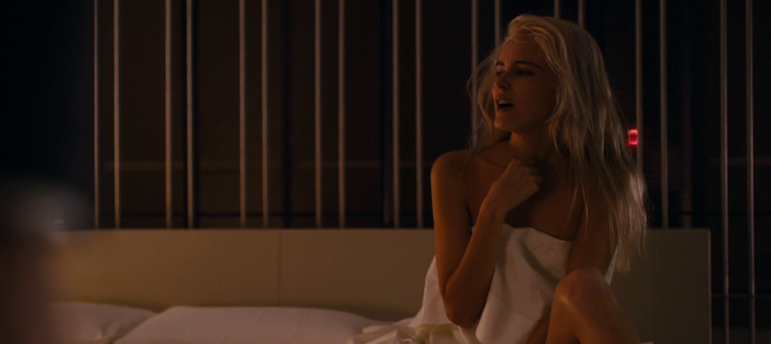 Isabel Lucas +18
