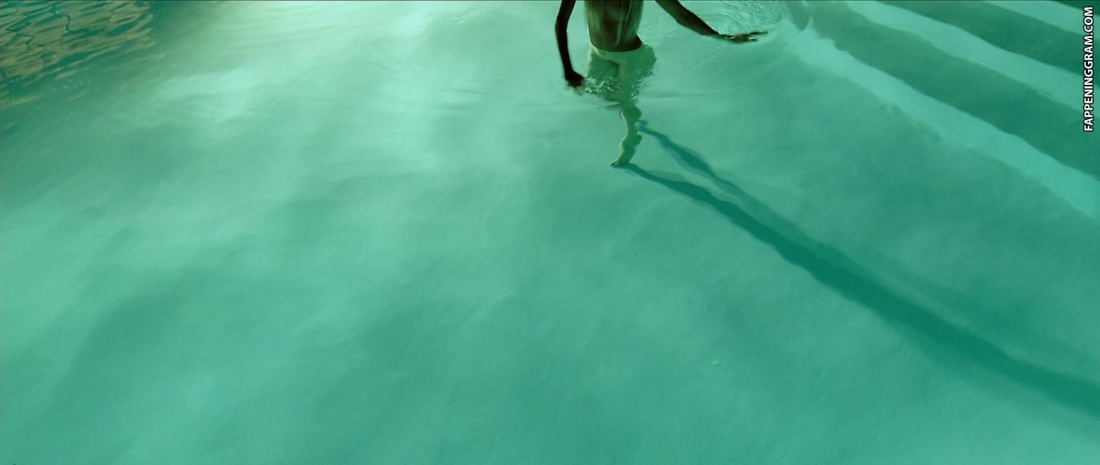 Изабель Лукас слив голая