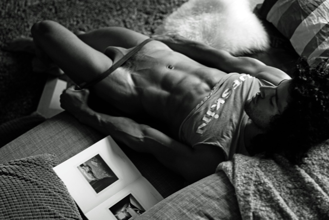 Арсений Попов голый