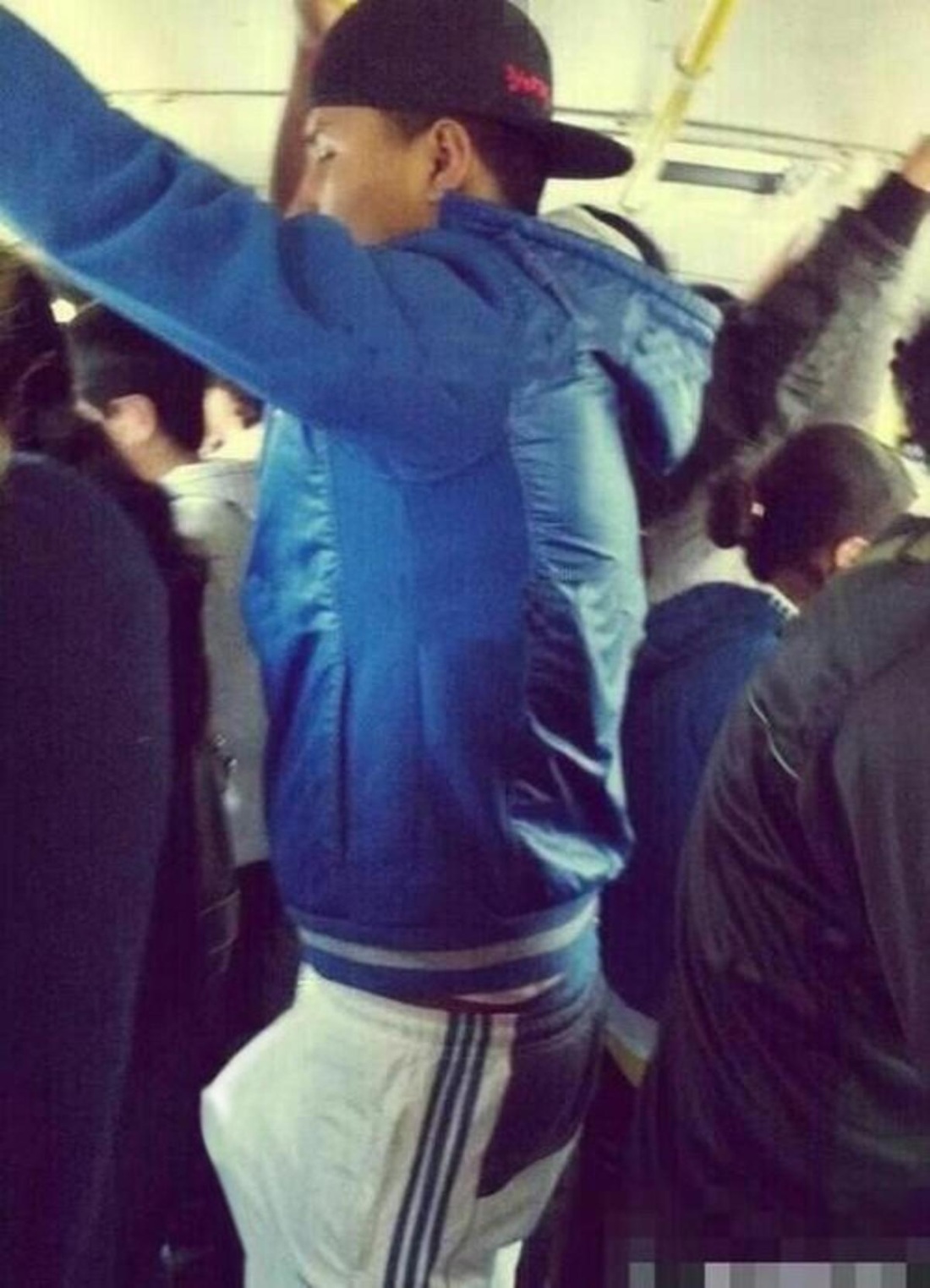 Пацаны в спортивках