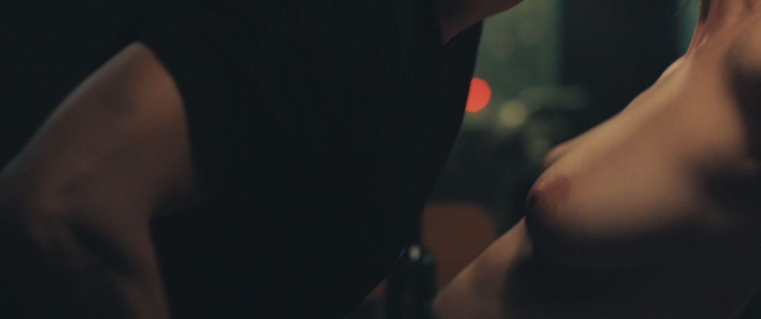 Шейлин Вудли голая гиф