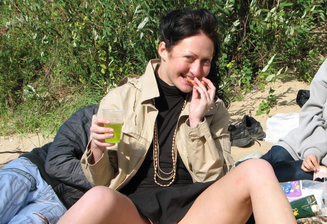 Большие сиськи на пляже подсмотренное