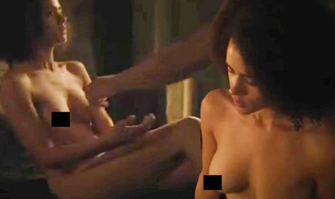 Натали Эммануэль попа