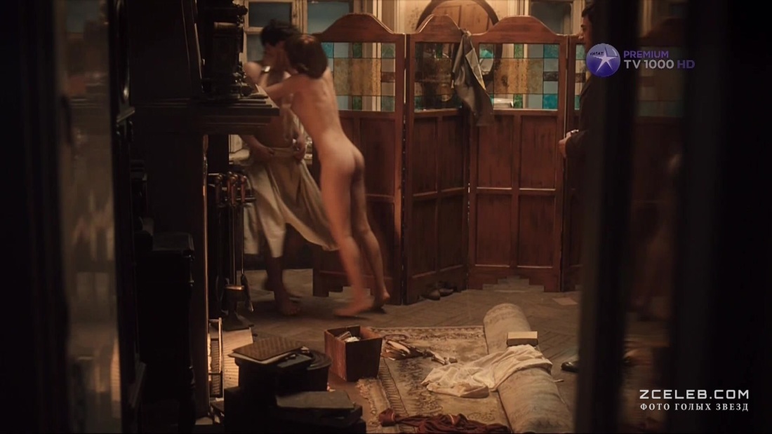 Голые грудастые балерины