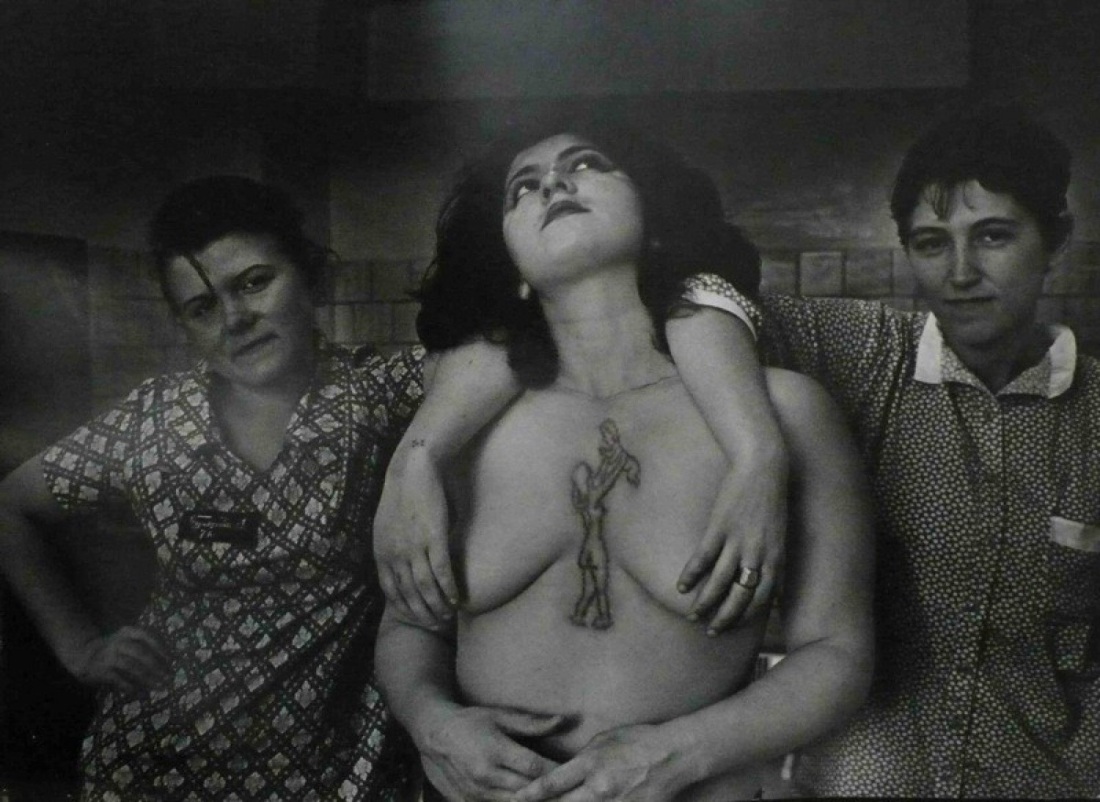 Женская тюрьма голые зечки