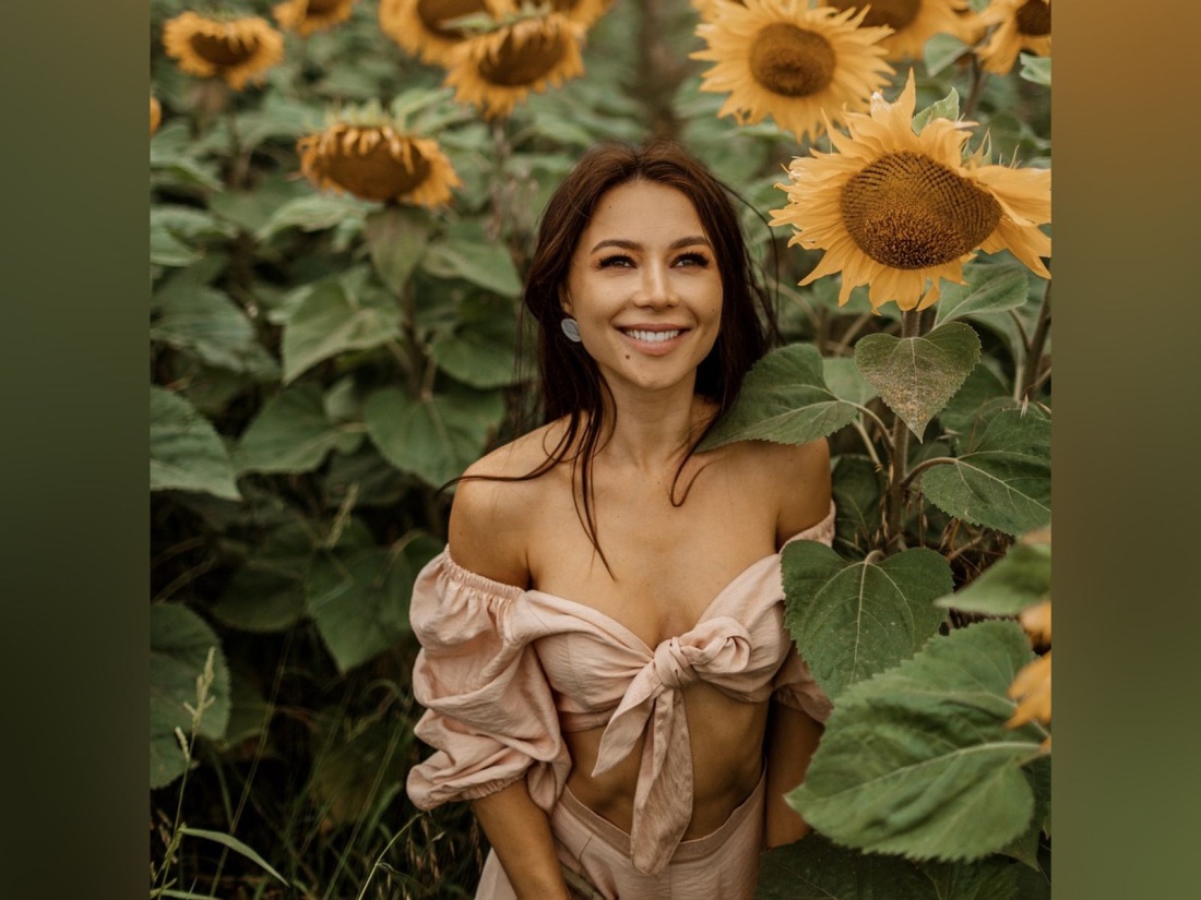 Валерия Чекалина платье жара ФМ премия 2022