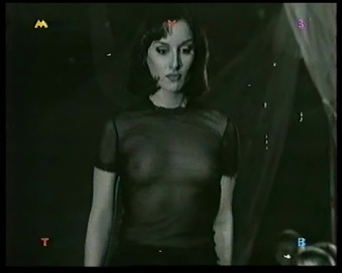 Hana Skrabalova раздвинула булки