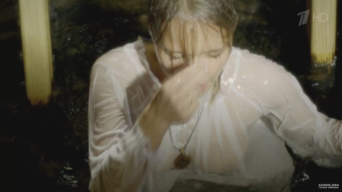 Голая маленькая Полина