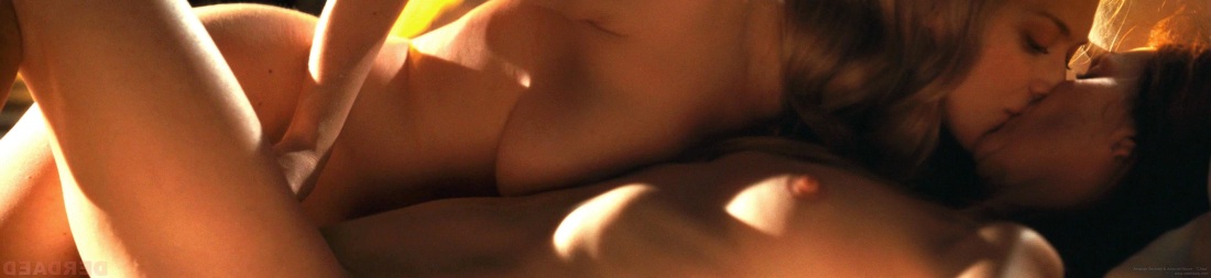 Аманда Сейфрид обнажила