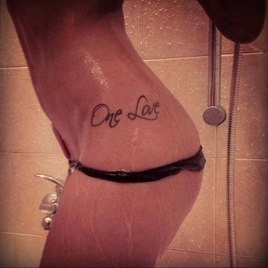 Тату надписи на теле