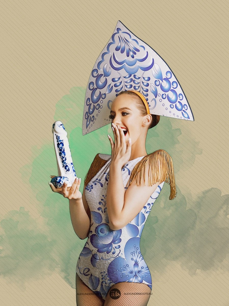 Голые женщины в кокошниках