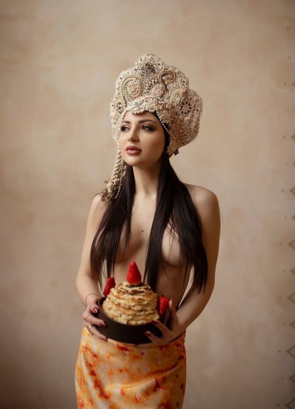 Группа фабрика в кокошниках Максим