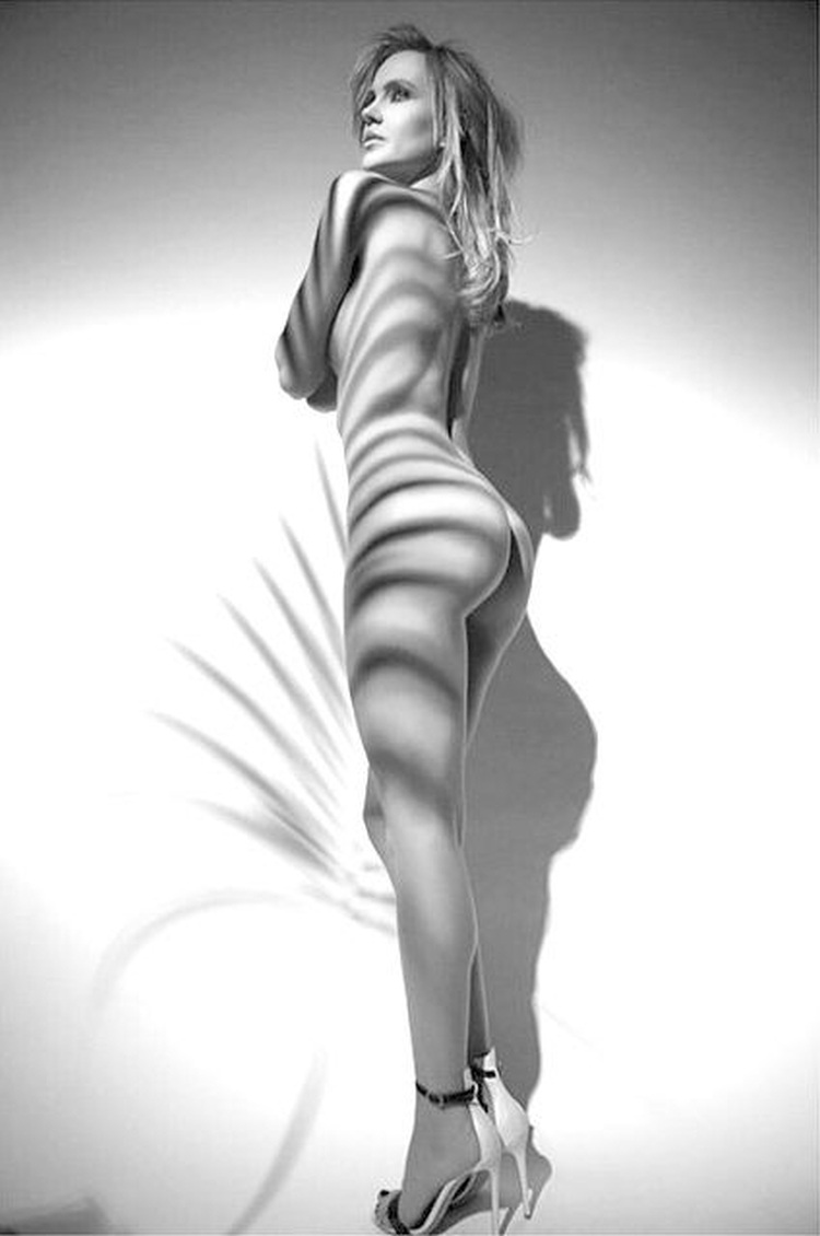 Шарлотта МАККИННИ плейбой