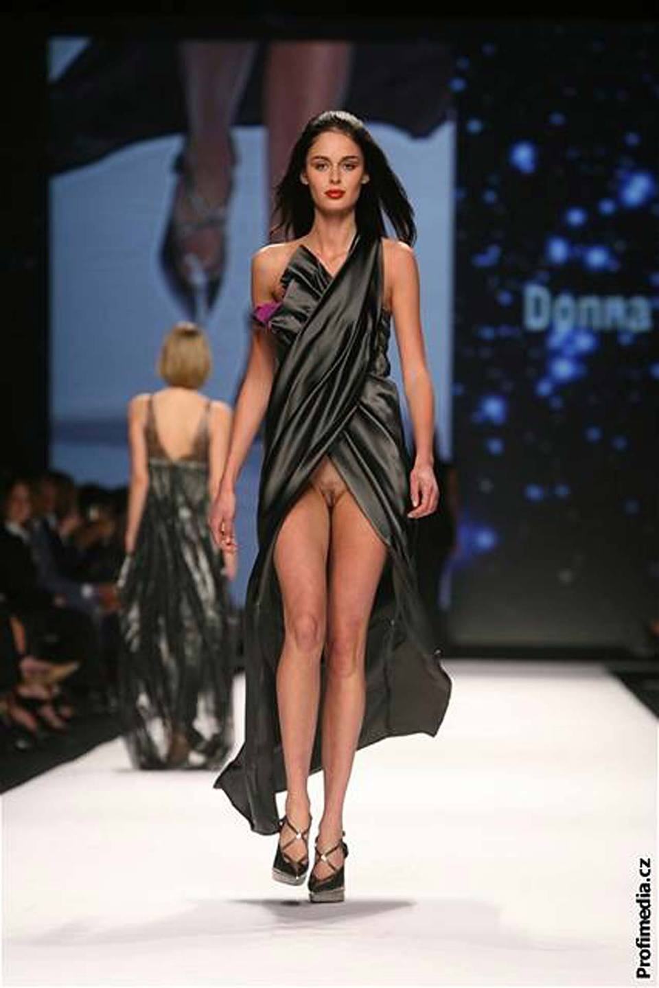 Чарли Ле Минду Charlie le 2020