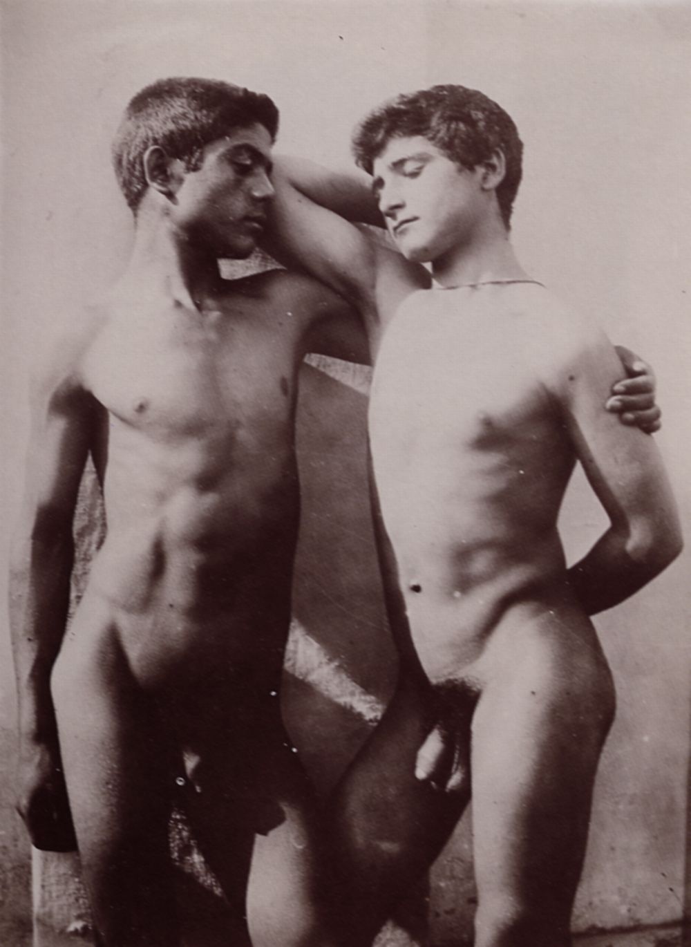 Санитарная обработка людей nude man