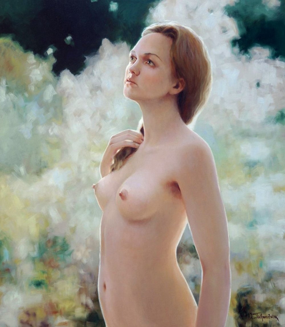 Голые девки позируют фотографу