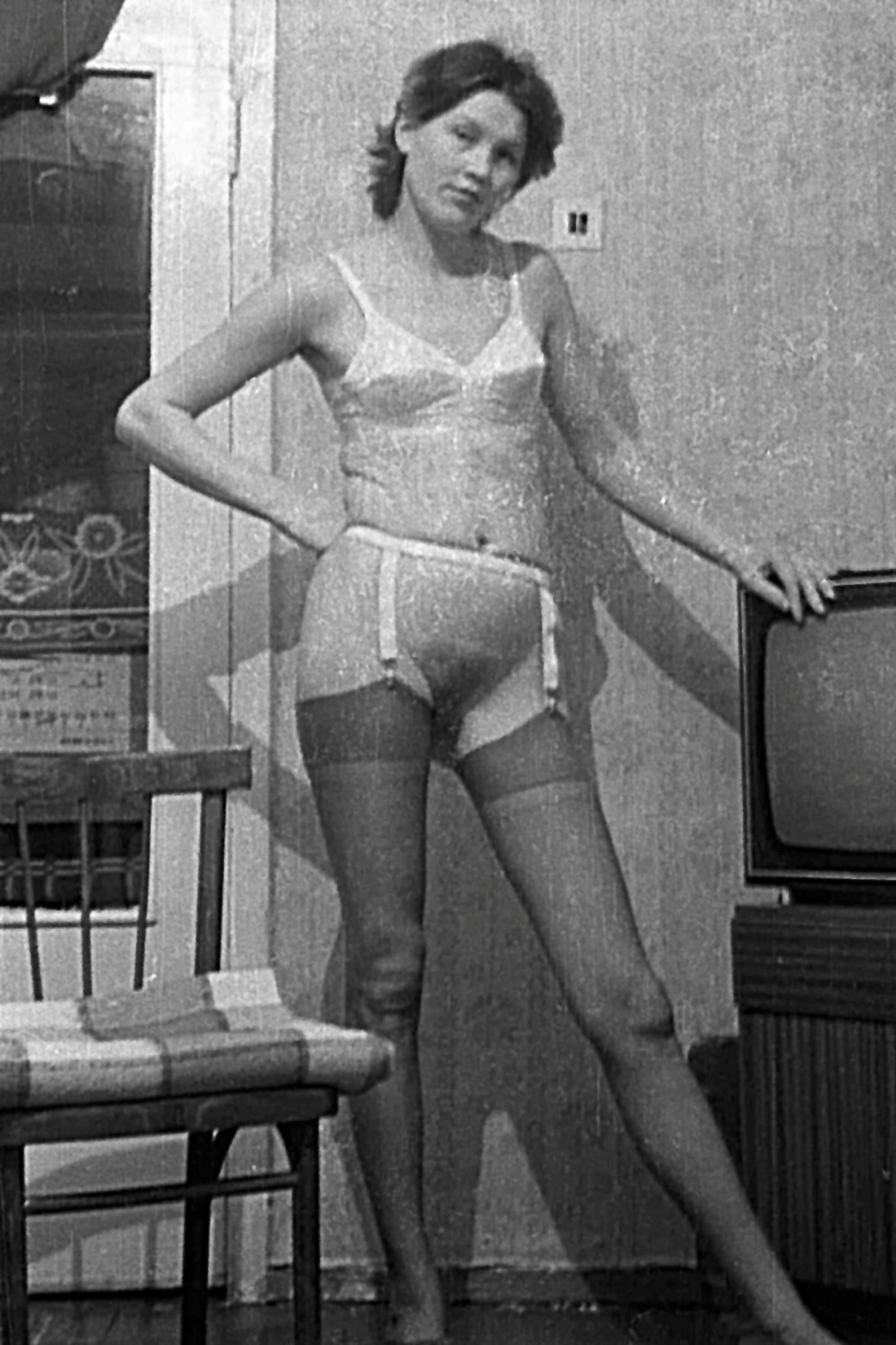 Волосатые в винтажном ретро белье nude