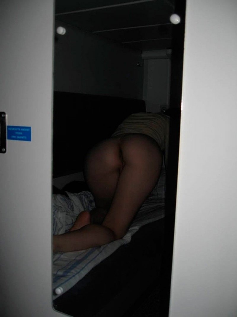 Девушки без трусиков в поезде