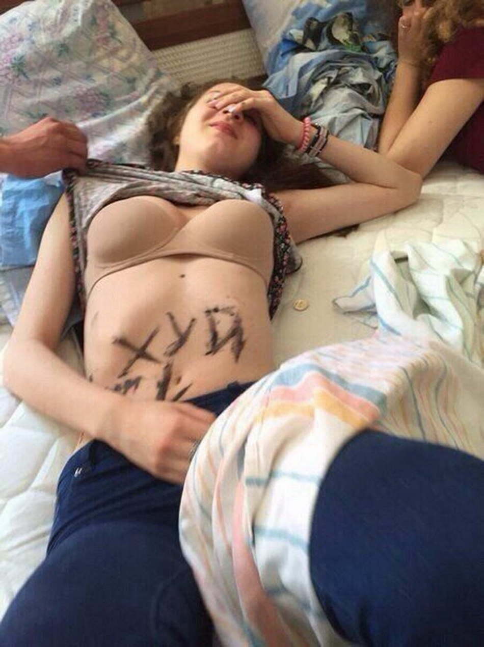 Оргия пьяных подростков