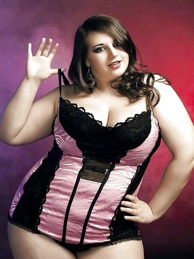 Рыжие толстушки в купальниках