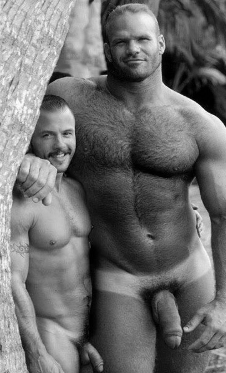 Бодибилдер Zeb Atlas голый