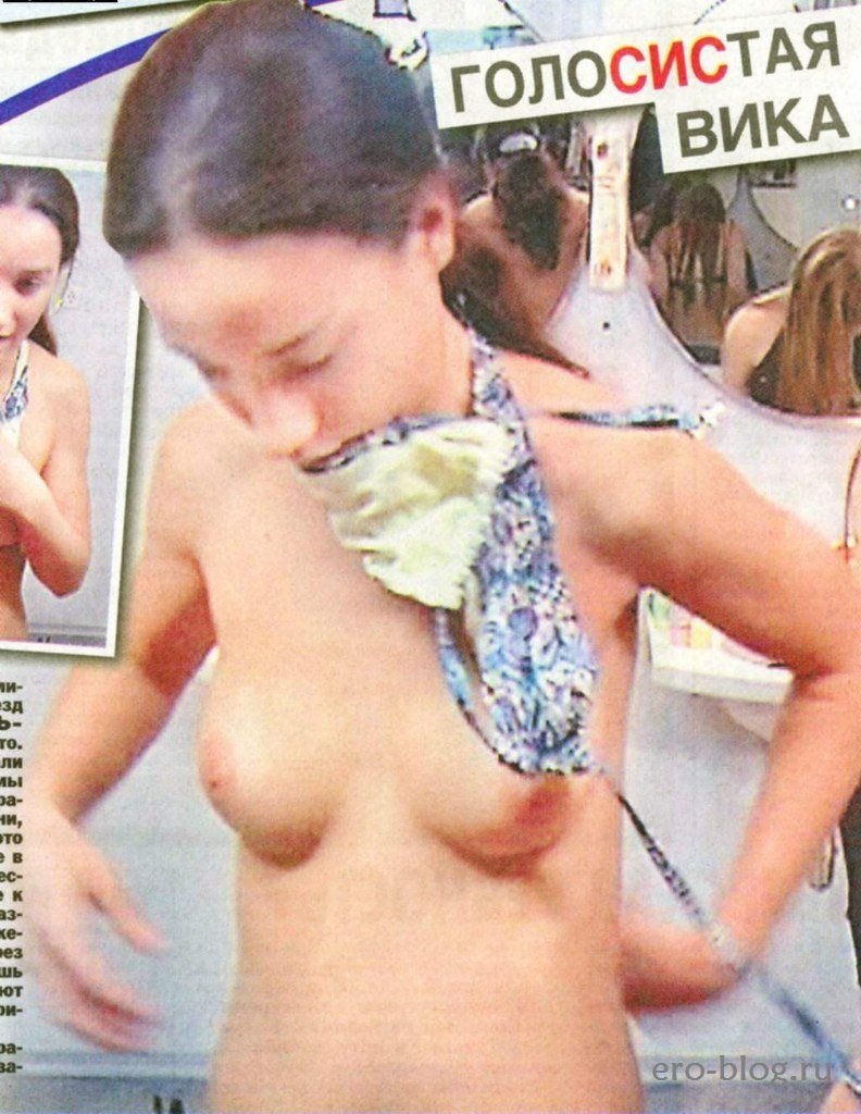 Девушки без трусиков в клубе