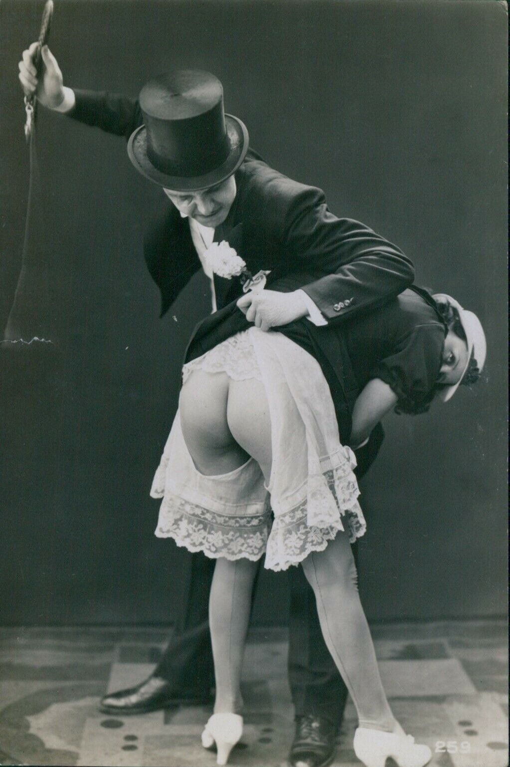 Порка пожилых голых женщин