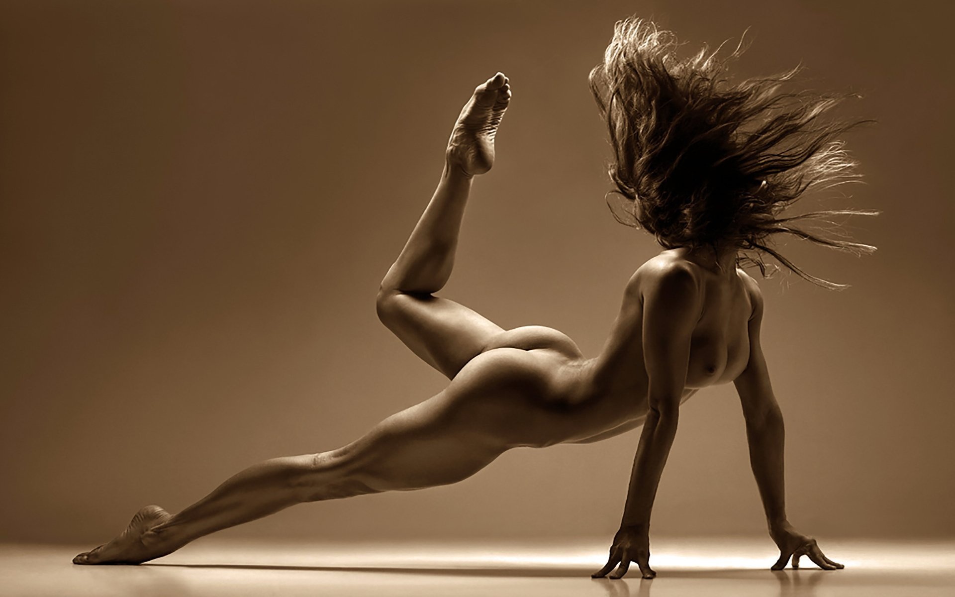 Красивые голые девушки в движении (58 фото) - порно и эротика albatrostag.ru