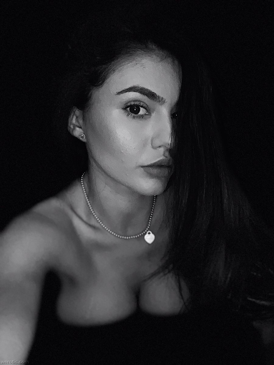 Полина Зотова